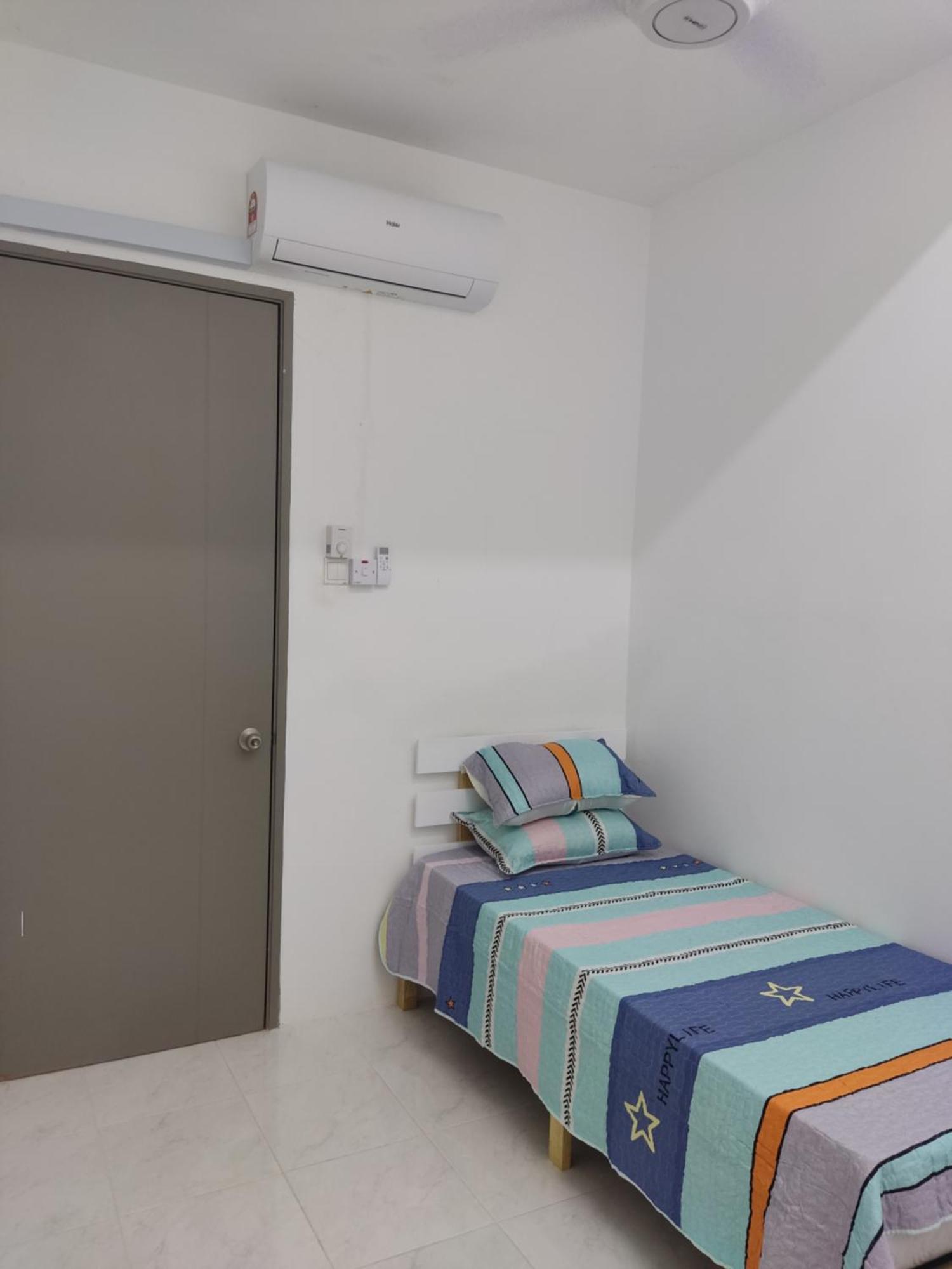 2Storey Asraf'S Homestay Seri Iskandar Esterno foto