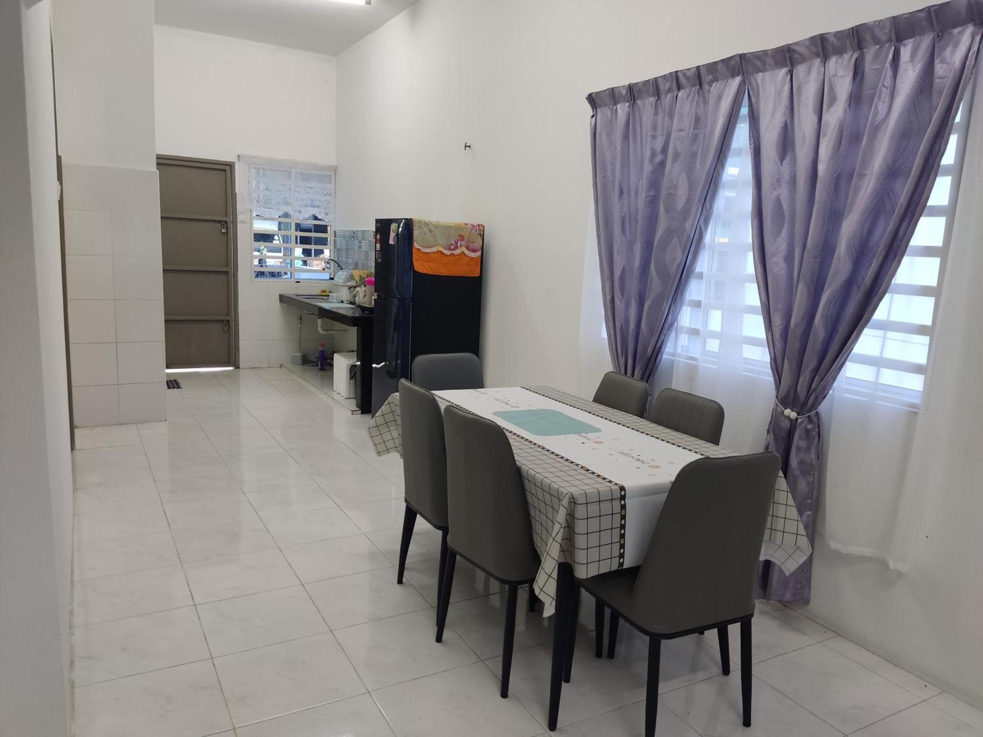 2Storey Asraf'S Homestay Seri Iskandar Esterno foto