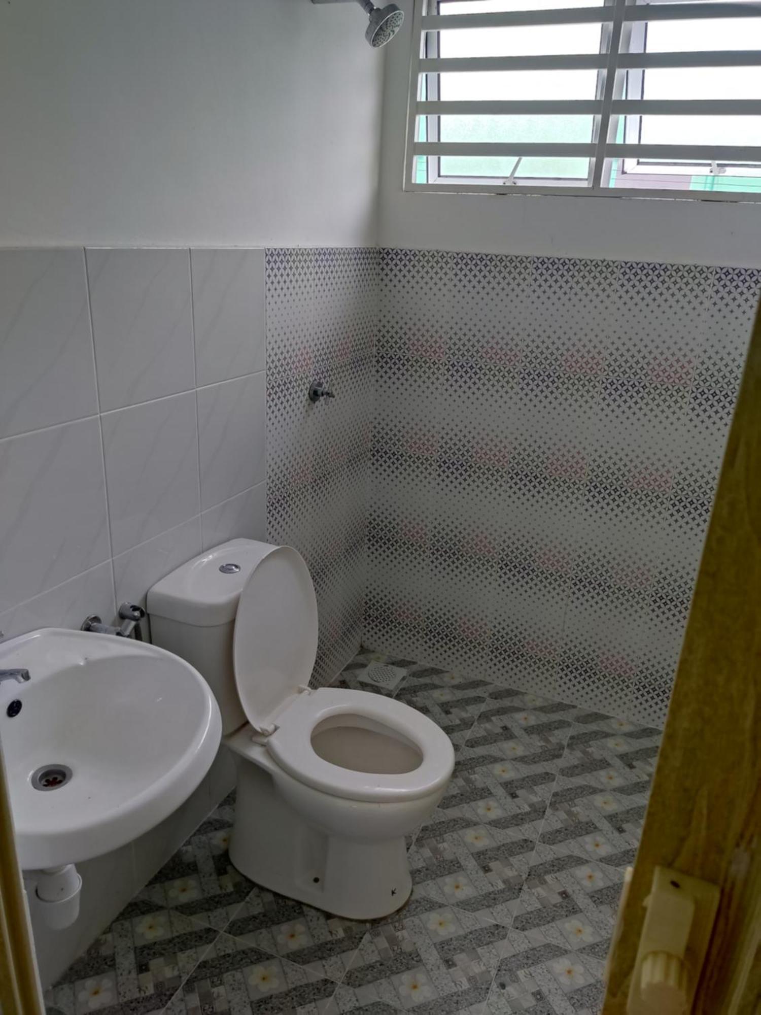 2Storey Asraf'S Homestay Seri Iskandar Esterno foto
